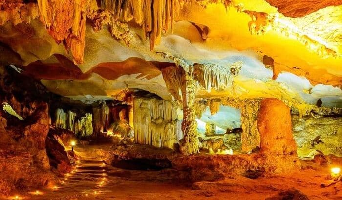 Hang động hình thành từ quá trình phong hóa từ hàng nghìn năm