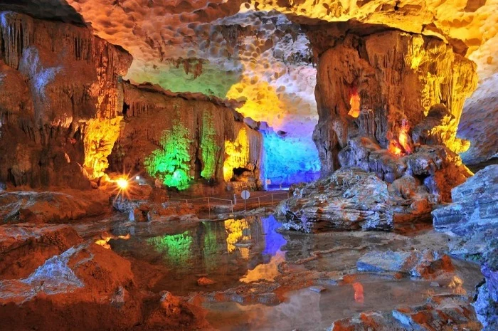 Cung thứ ba chứa đựng không gian đầy màu sắc
