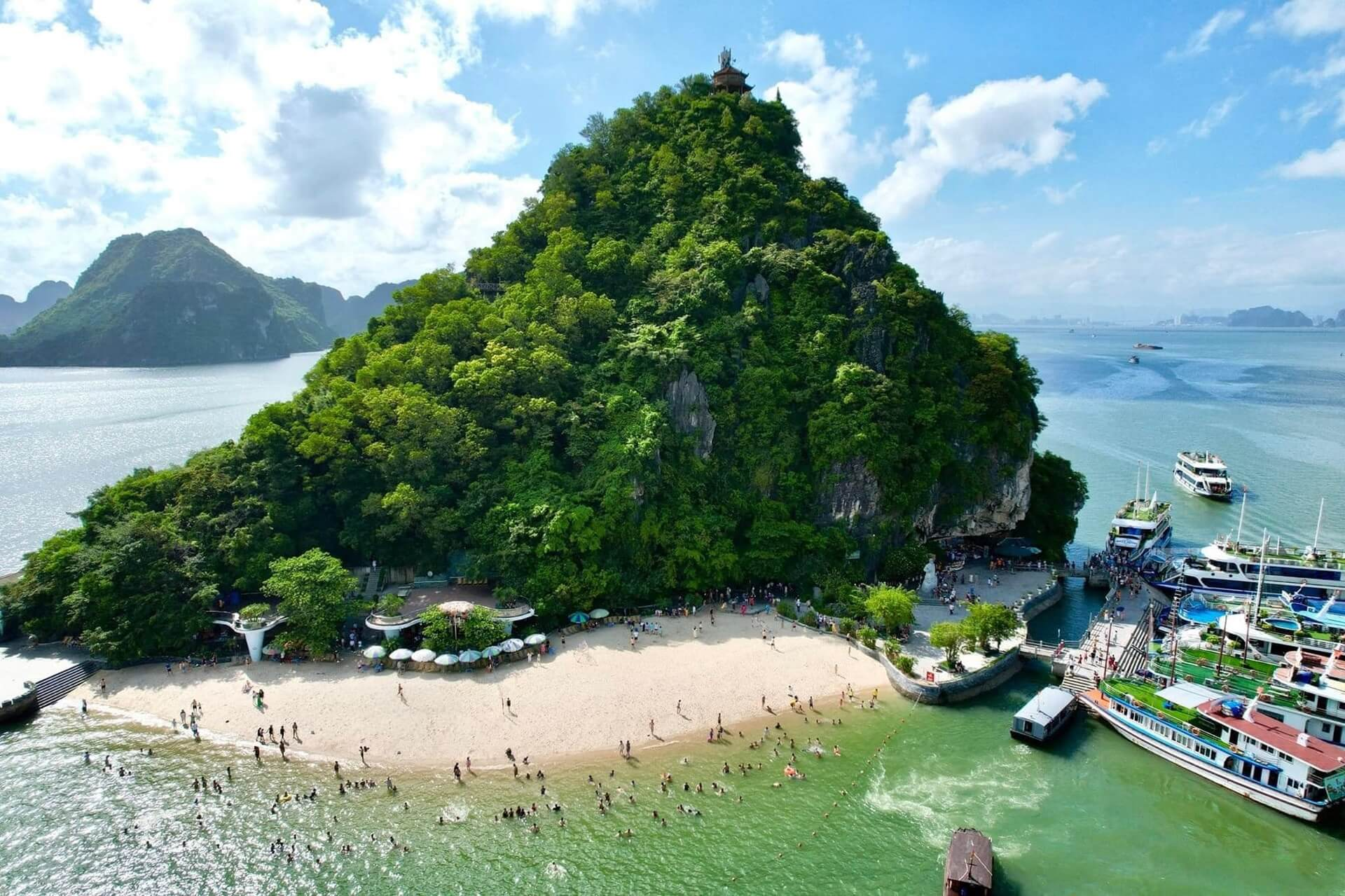 Khám phá đảo Ti tốp - điểm dừng chân nổi tiếng của những du thuyền Hạ Long