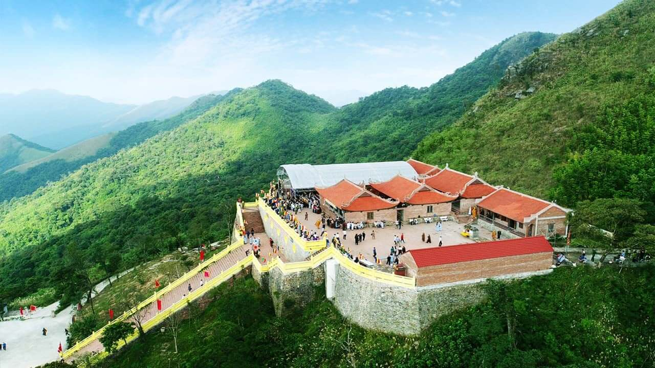 Am Ngọa Vân sở hữu địa thế ngoạn mục 