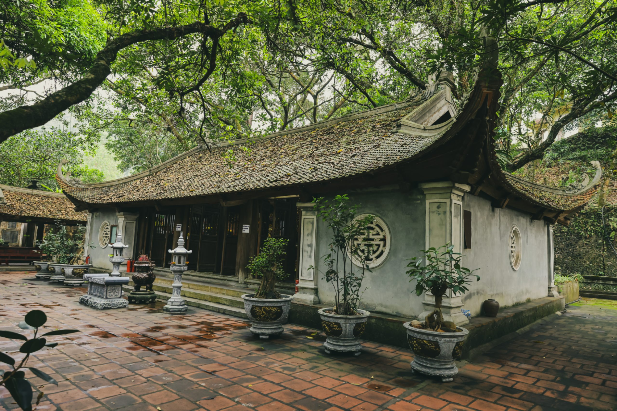 Chùa Suối Tắm mang trong mình nhiều câu chuyện Phật giáo