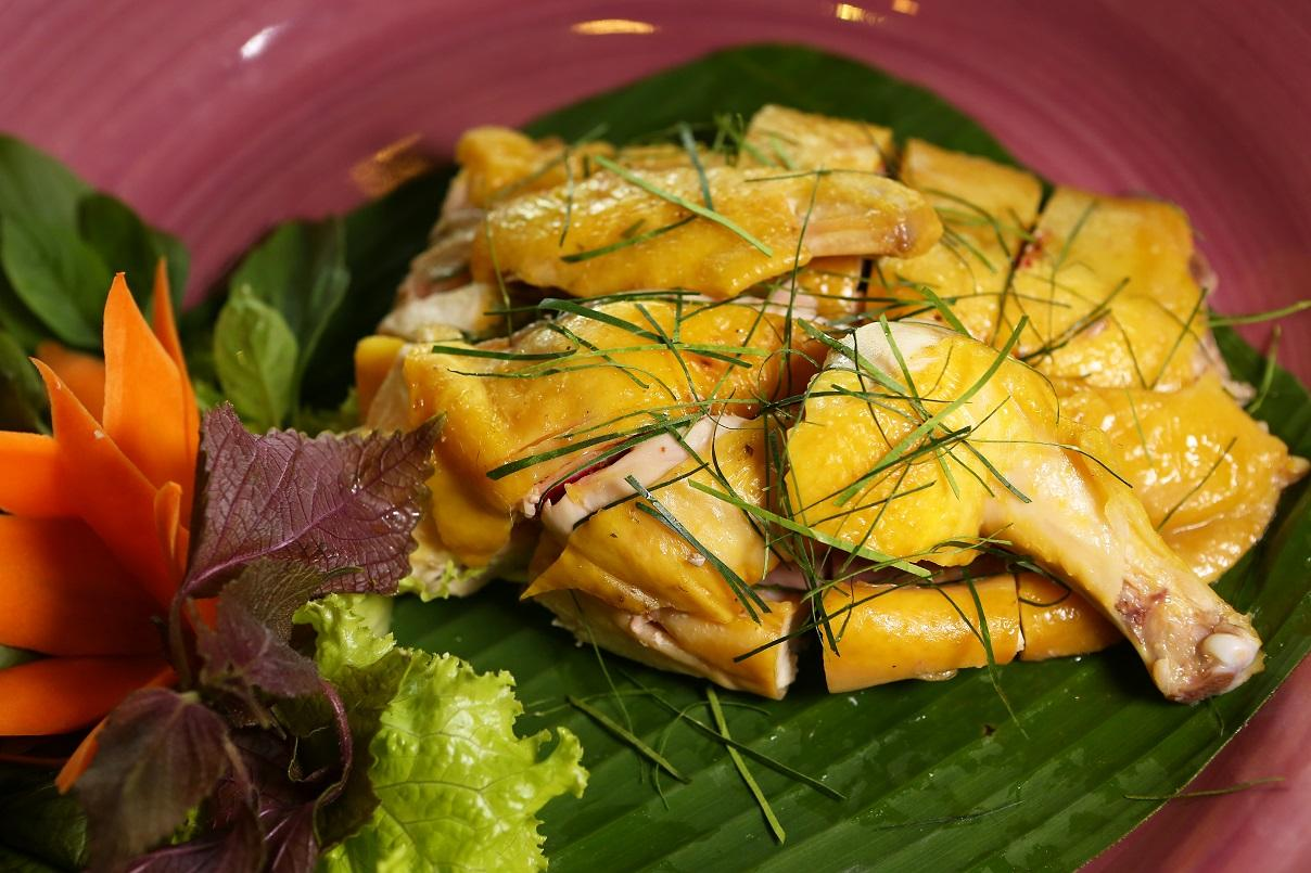 Thưởng thức đặc sản gà đồi Tiên Yên trứ danh