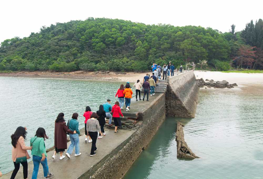 Tên gọi Vũng Đục xuất phát từ đặc điểm địa hình tự nhiên lâu đời của vùng biển nơi đây
