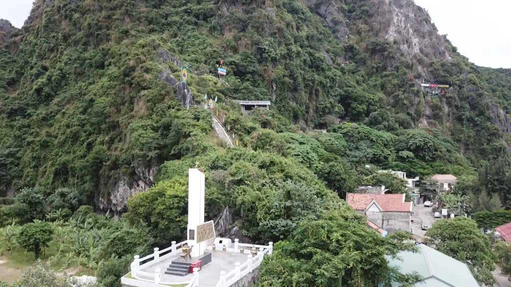 Đảng bộ và nhân dân thành phố Cẩm Phả đã xây dựng Khu tưởng niệm Vũng Đục uy nghiêm