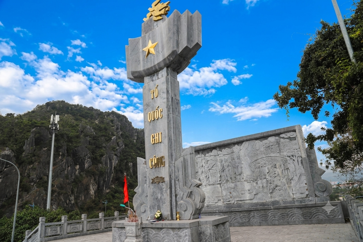 Vũng Đục còn là nơi ghi dấu sự hy sinh dũng cảm của các chiến sĩ cách mạng và thợ mỏ Cẩm Phả