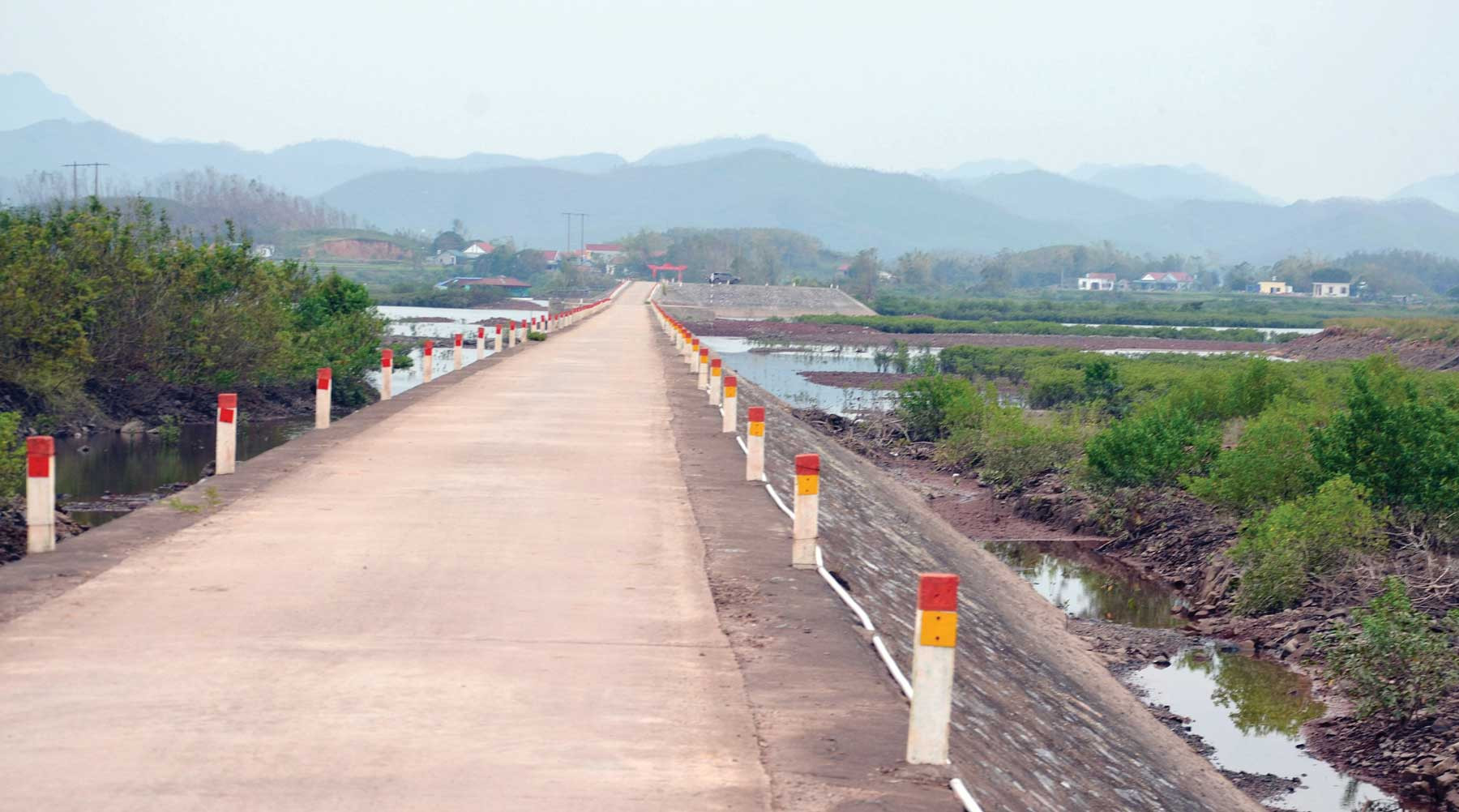 Đảo Hà Loan bị cô lập hoàn toàn trước khi có cây cầu