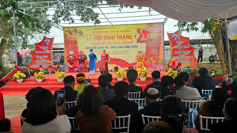 Lễ hội đình Tràng Y được tổ chức vào tháng Giêng âm lịch