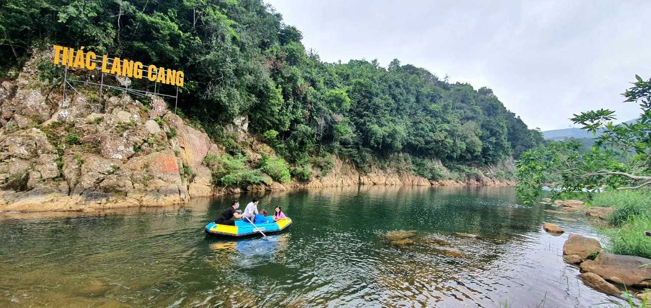 Thác Lang Cang tọa lạc tại thị trấn Ba Chẽ